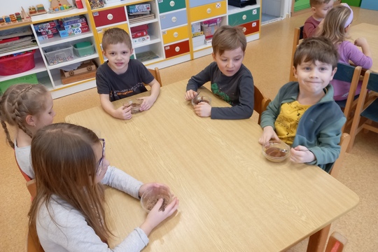 Mléko, kráva a čokoládový pudink 1