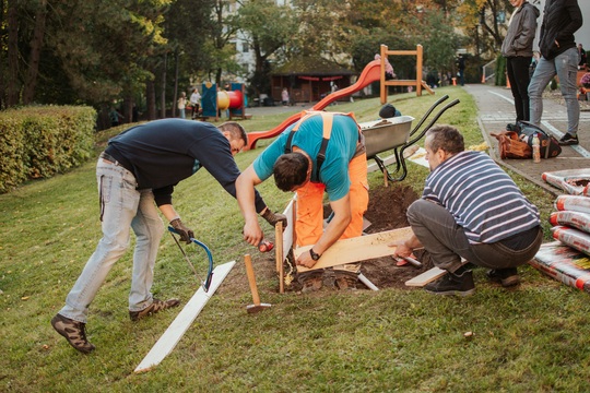 Rodiče nám pomáhají Rodiče nám pomáhají 1
