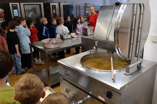 Na exkurzi ve školní jídelně 1