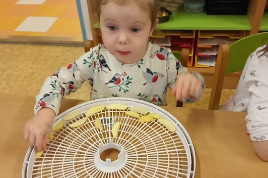 Jablečné křížaly a čaj 1