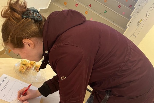 Salát z BIO červené čočky se zeleninou a tofu 1
