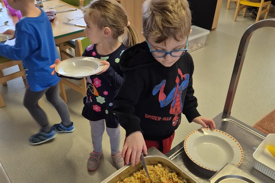 Týdenní projekt "Neplýtváme jídlem" Týdenní projekt "Neplýtváme jídlem" 1