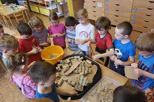 Recyklace papíru - Sluníčka 1