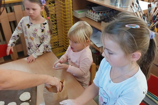 Příprava perníčků a žitných placek 1