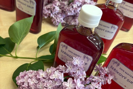 Šeříkový sirup jako dárek Šeříkový sirup jako dárek 1