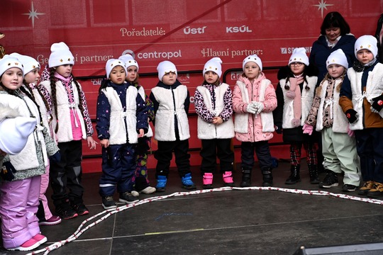 Vánoční vystoupení na Ústecké Vánoce 1