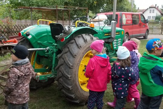 Na farmě v Částkově 1