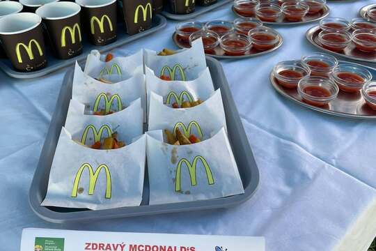 Společně vaříme a ochutnáváme Společně vaříme a ochutnáváme 1