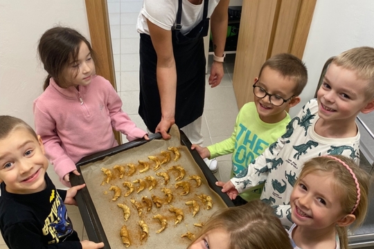 Motýlci z MŠ Kollárova - Svatomartinské rohlíčky Motýlci z MŠ Kollárova - Svatomartinské rohlíčky 1