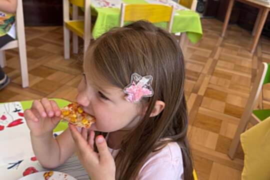 Včeličky připravovaly pizzu Včeličky připravovaly pizzu 1