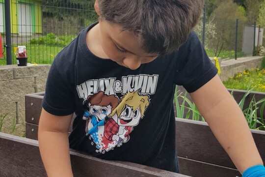 Práce na zahradě 1