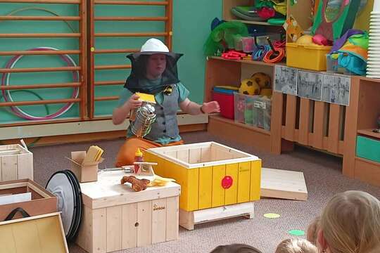 Včelky u medvídků 1