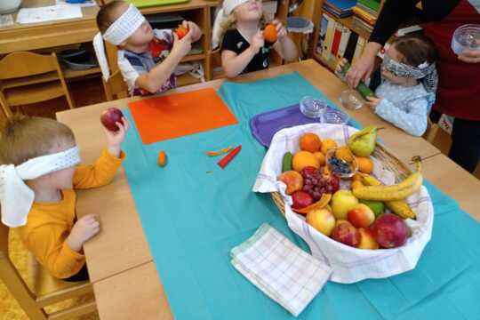 Poznáváme a ochutnáváme ovoce a zeleninu 1