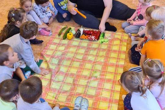 Děti z MŠ Mánesova Kroměříž ví, že ovoce a zelenina, to je zdraví, to je síla. 1