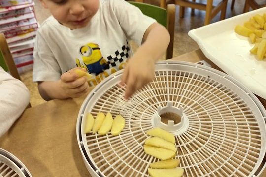 Jablečné křížaly a čaj 1