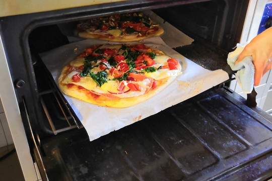 Když se peče pizza tak nás to moc baví. 1