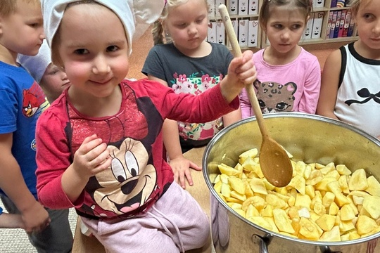 Naše domácí jablečná přesnídávka Naše domácí jablečná přesnídávka 1