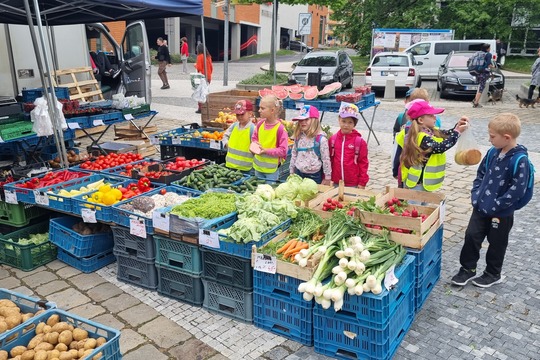 Ježečci z MŠ Soběchleby - Farmářské trhy 1