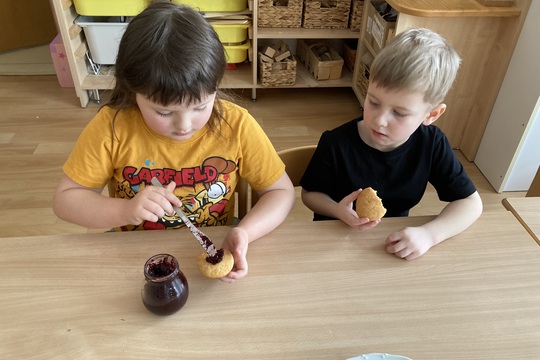 Berušky pekly masopustní koblížky 1