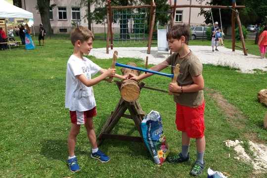 Den s (PRA) rodiči na naší nově budované zahradě 1