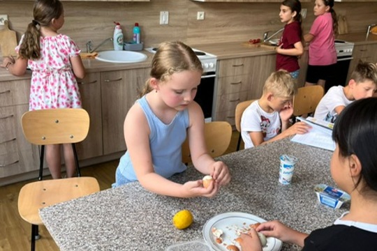Pomazánková slavnost plná chutí a šikovných rukou Pomazánková slavnost plná chutí a šikovných rukou 1