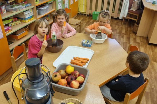 Ježečci z MŠ Soběchleby - Ve zdravém těle, zdravý duch - odšťavňování 1