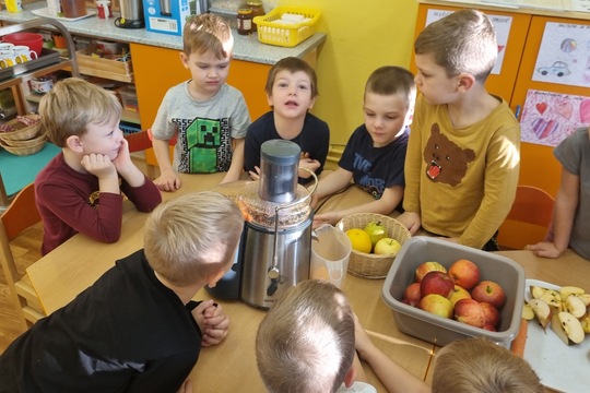 Ježečci z MŠ Soběchleby - Ve zdravém těle, zdravý duch - odšťavňování 1