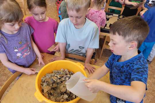 Recyklace papíru - Sluníčka 1