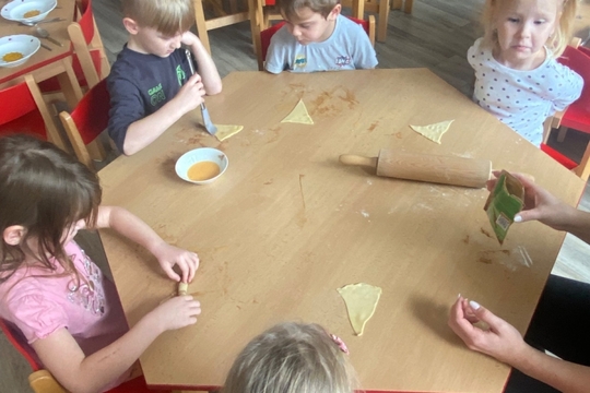 Motýlci z MŠ Kollárova - Svatomartinské rohlíčky Motýlci z MŠ Kollárova - Svatomartinské rohlíčky 1