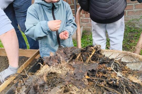 JARO na školní ZAHRÁDCE  1