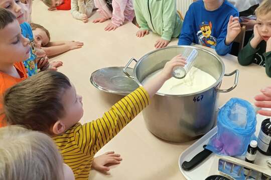 MŠ vyrábí sýry 1