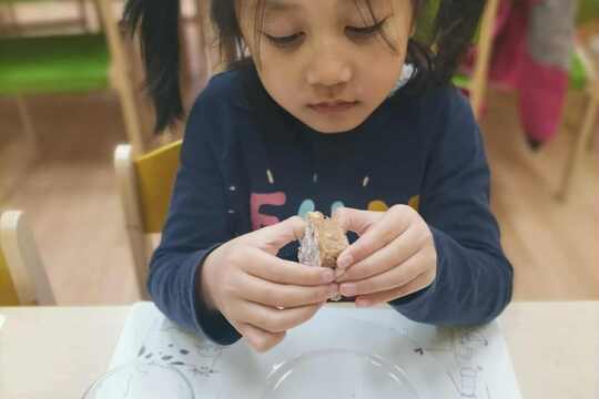 Děti pekly litý perník  1