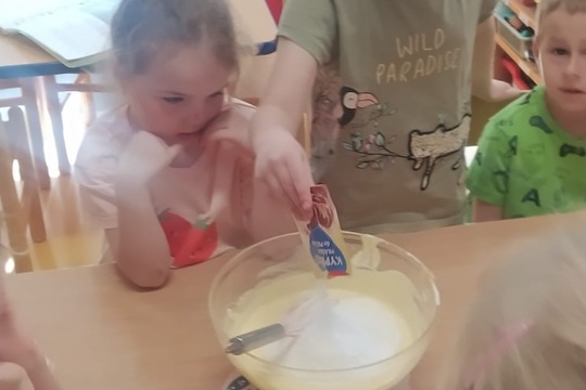 Pohoštění pro rodiče na akci ke "Jarní úklid zahrádky" 1