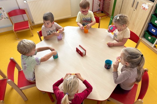 Vaření šípkového čaje u Veverek Vaření šípkového čaje u Veverek 1