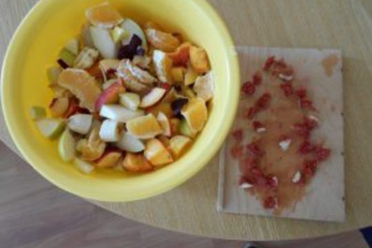 Zeleninový a ovocný salát (Motýlci) 1