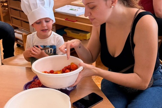 Rajčatový salát se zakysanou smetanou Rajčatový salát se zakysanou smetanou 1