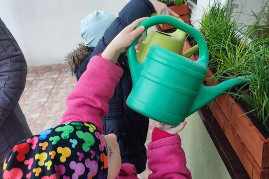 JARNÍ AKCE NA ZAHRADĚ S RODIČI - tvoříme jedlou zahradu 1