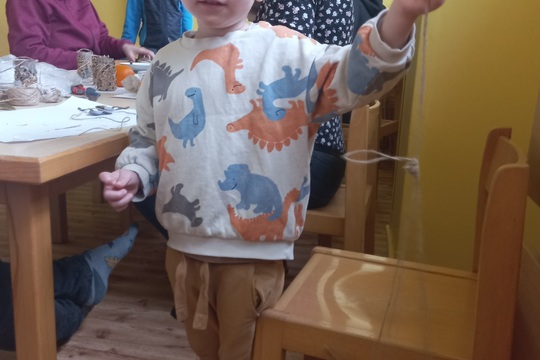 ZÁVĚSNÁ KRMÍTKA PRO PTÁČKY 1