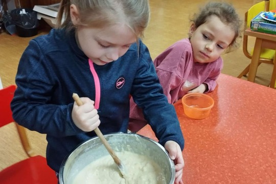 Pečení masopustních koblížků u Včeliček 1