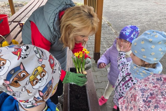 Berušky MŠ Kollárova - sázení kytiček 1