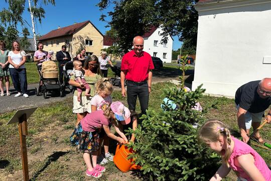 MŠ Sluníčko Soběchleby - Slavnostní setkání - převzetí stromku 1