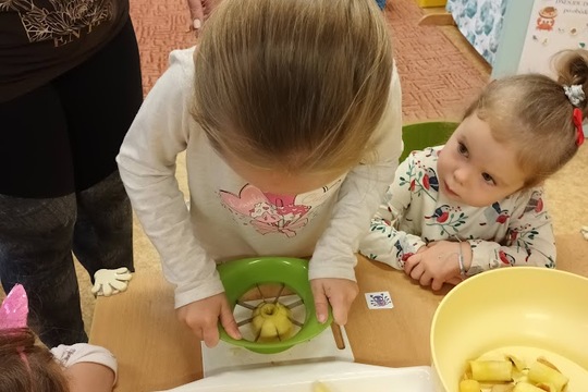 Jablečné křížaly a čaj 1