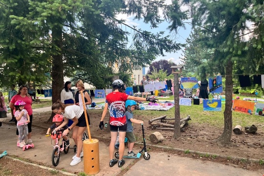 Piknik na školní zahradě a "Na silnici bezpečně" 1