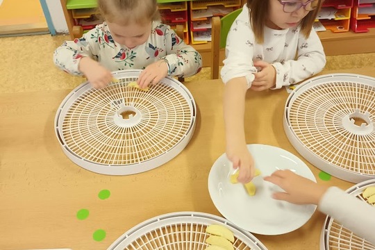 Jablečné křížaly a čaj 1