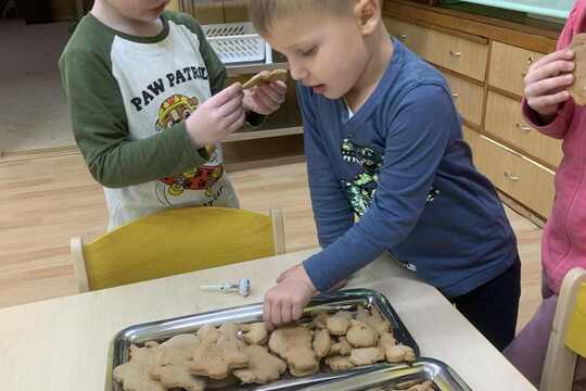 Pečení medových perníků Pečení medových perníků 1