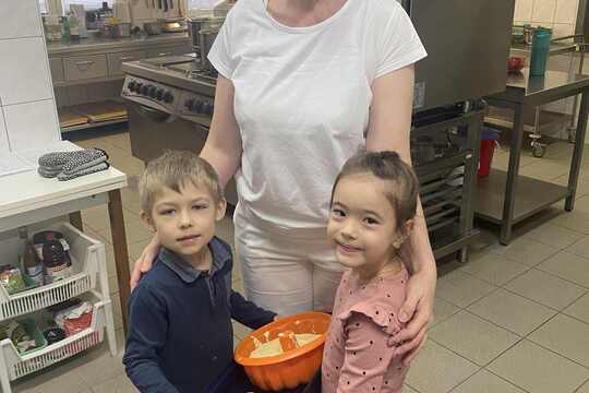 Pečeme pro babičku z pohádky 1