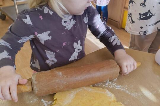Pečeme s dětmi MRKVÁNKY se švestkovými povidly a vajíčkový QUICHE Pečeme s dětmi MRKVÁNKY se švestkovými povidly a vajíčkový QUICHE 1