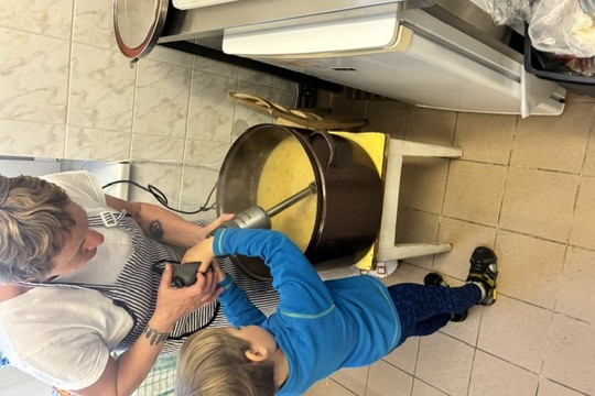 Co se vaří pod pokličkou? Co se vaří pod pokličkou? 1