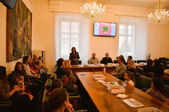 Slavnostní předávání bronzového certifikátu MŠ Alergo na radnici v Žatci 1