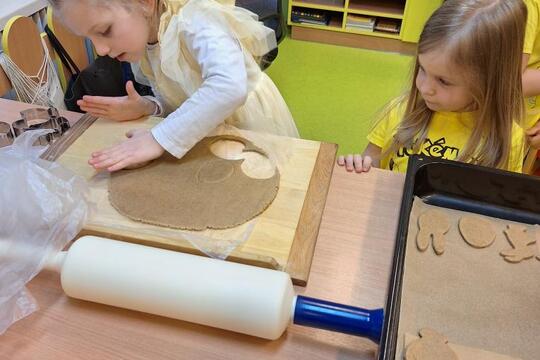 VELIKONOČNÍ PEČENÍ PERNÍČKŮ 1